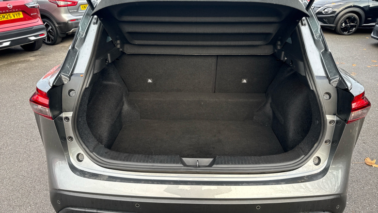 Nissan Qashqai 1.3 DiG-T MH Acenta Premium 5dr Petrol Hatchback